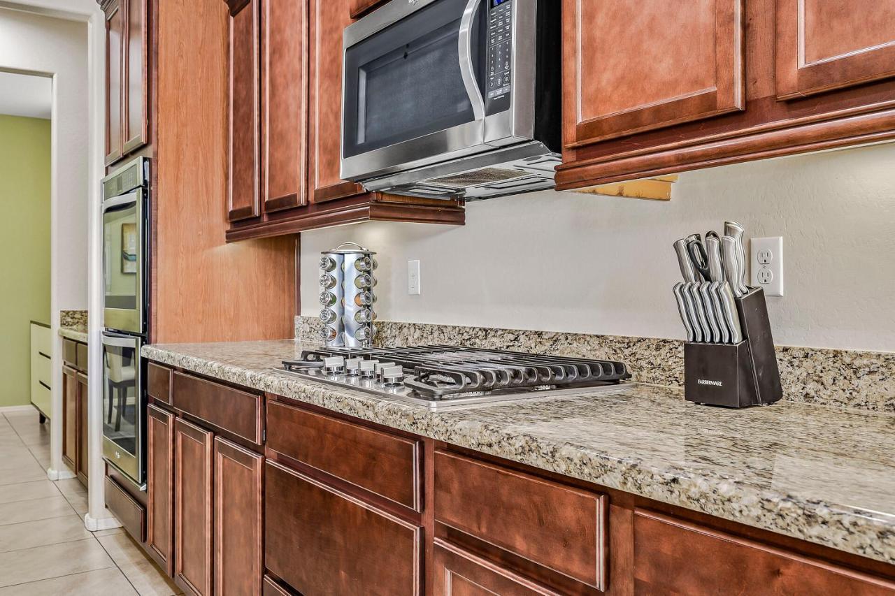 Holiday home With Heated Pool 7 Mi To Downtown!