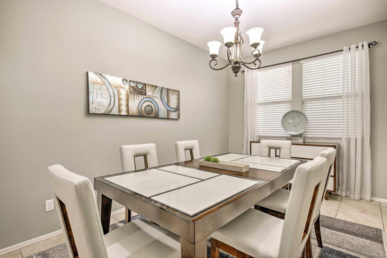 Holiday home With Heated Pool 7 Mi To Downtown!
